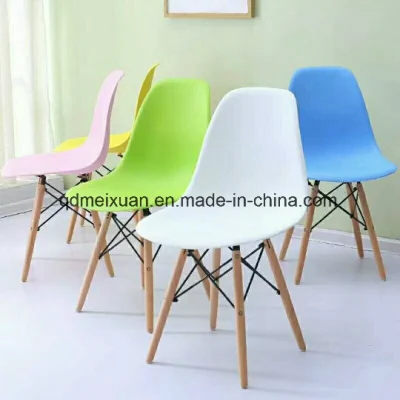 저렴한 컬러의 인기 있는 나무 다리가 있는 플라스틱 의자(M)